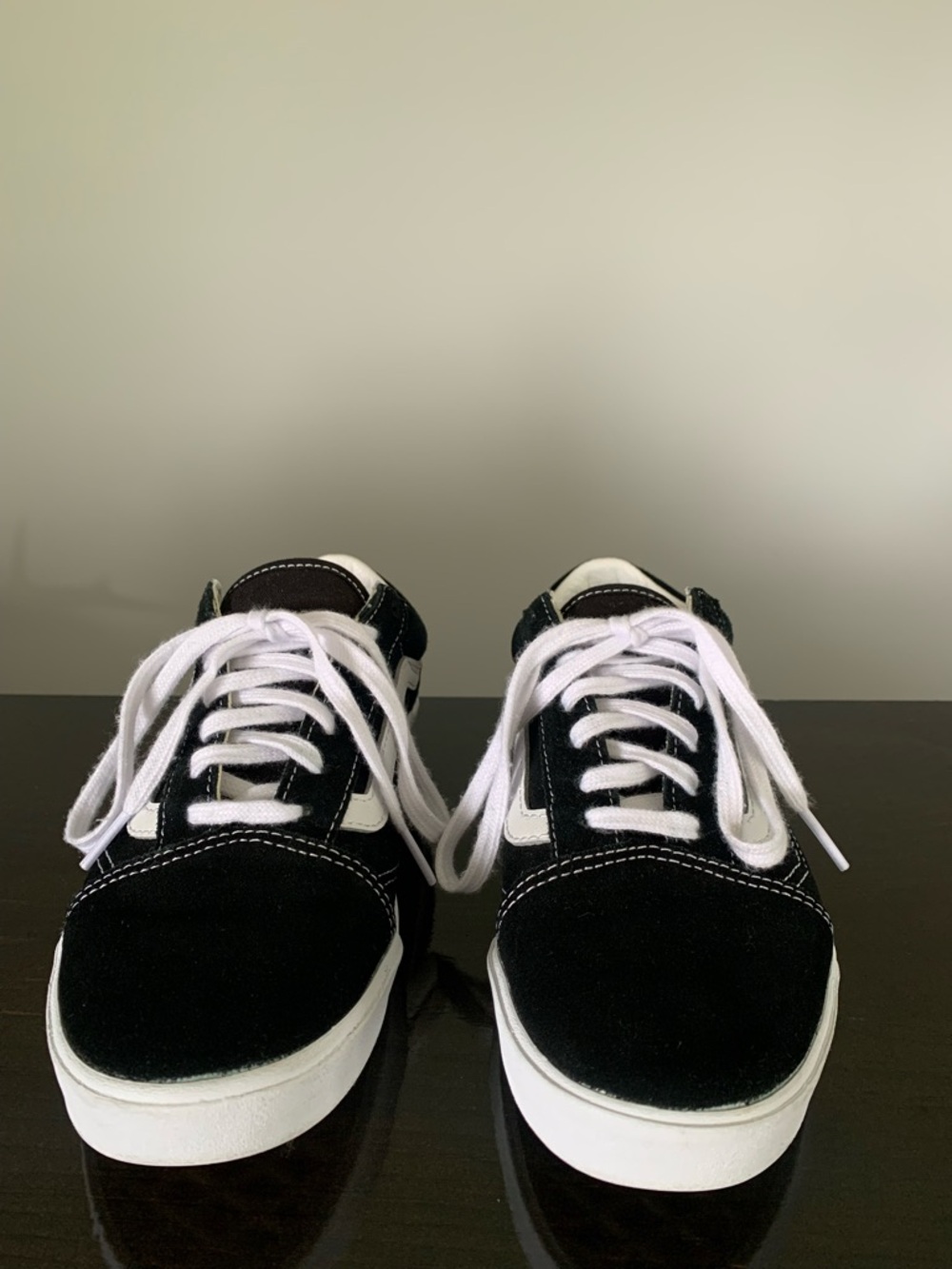 Vans Old Skool Black and White sueded Low-Top sneakers - Picture 9 of 12